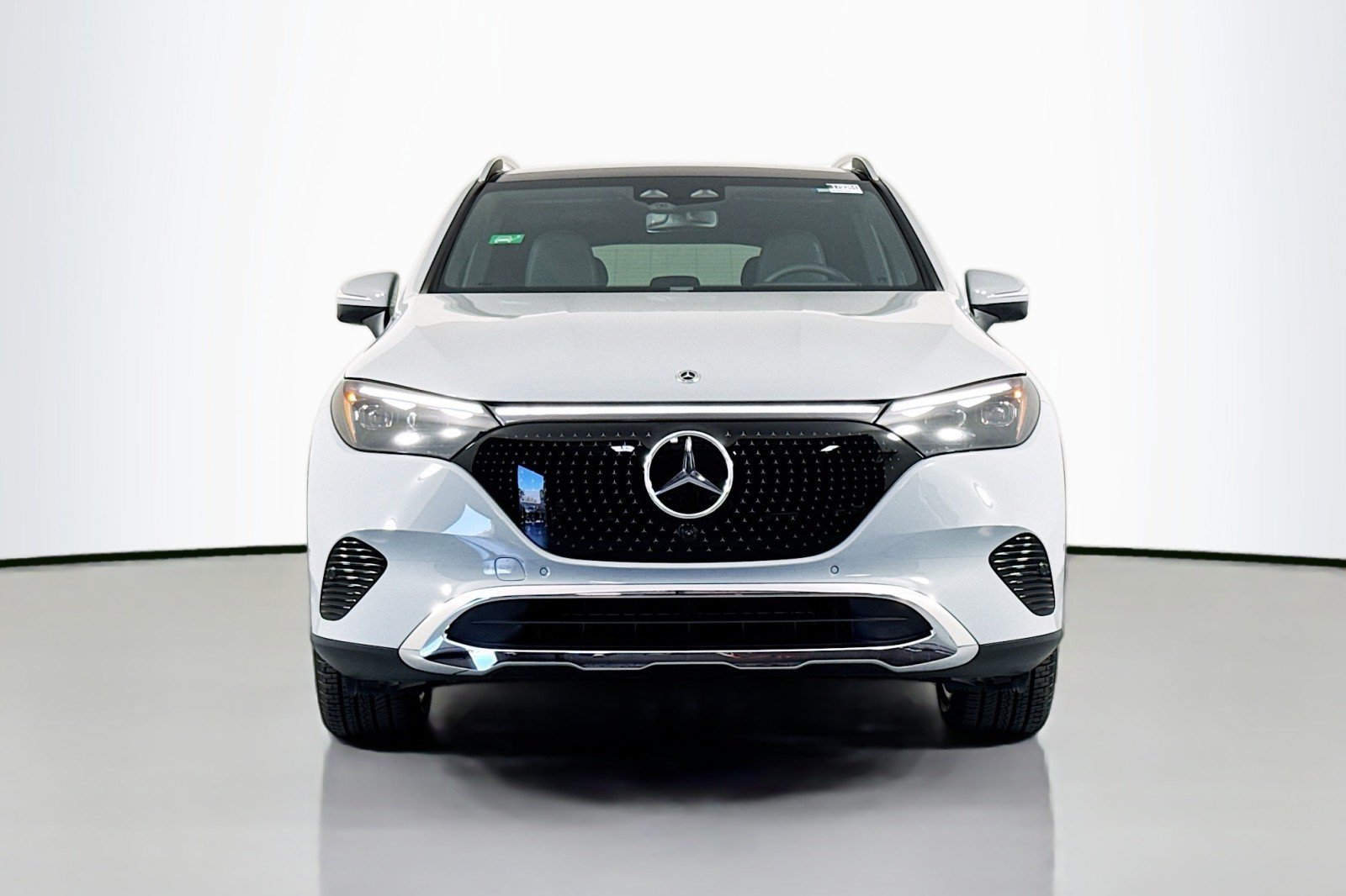 New 2026 Mercedes-Benz EQE 320 4MATIC SUV image 2