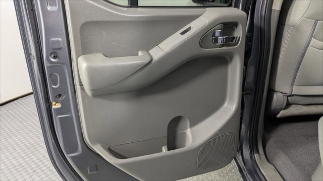 Used 2020 Nissan Frontier SV image 14