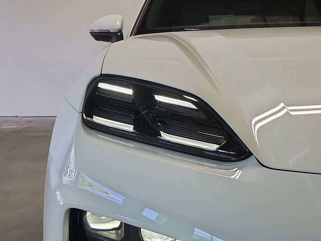 New 2026 Porsche Macan 4 Electric AWD/4WD image 9