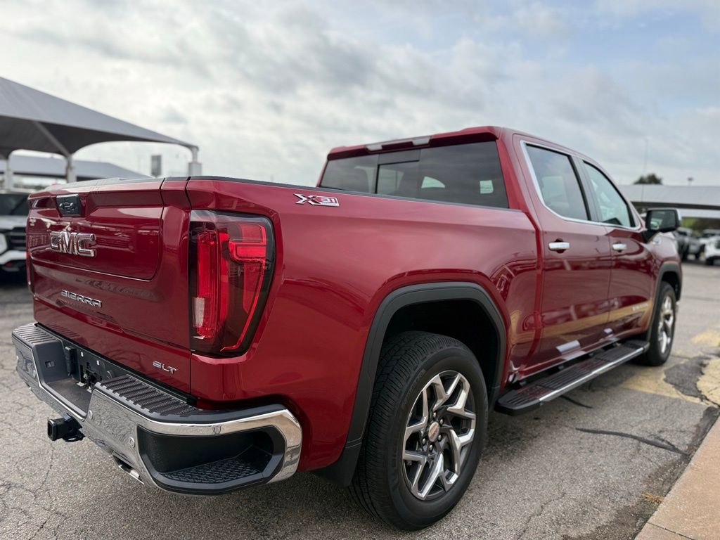 Used 2023 GMC Sierra 1500 SLT w/ SLT Premium Plus Package AWD/4WD image 4
