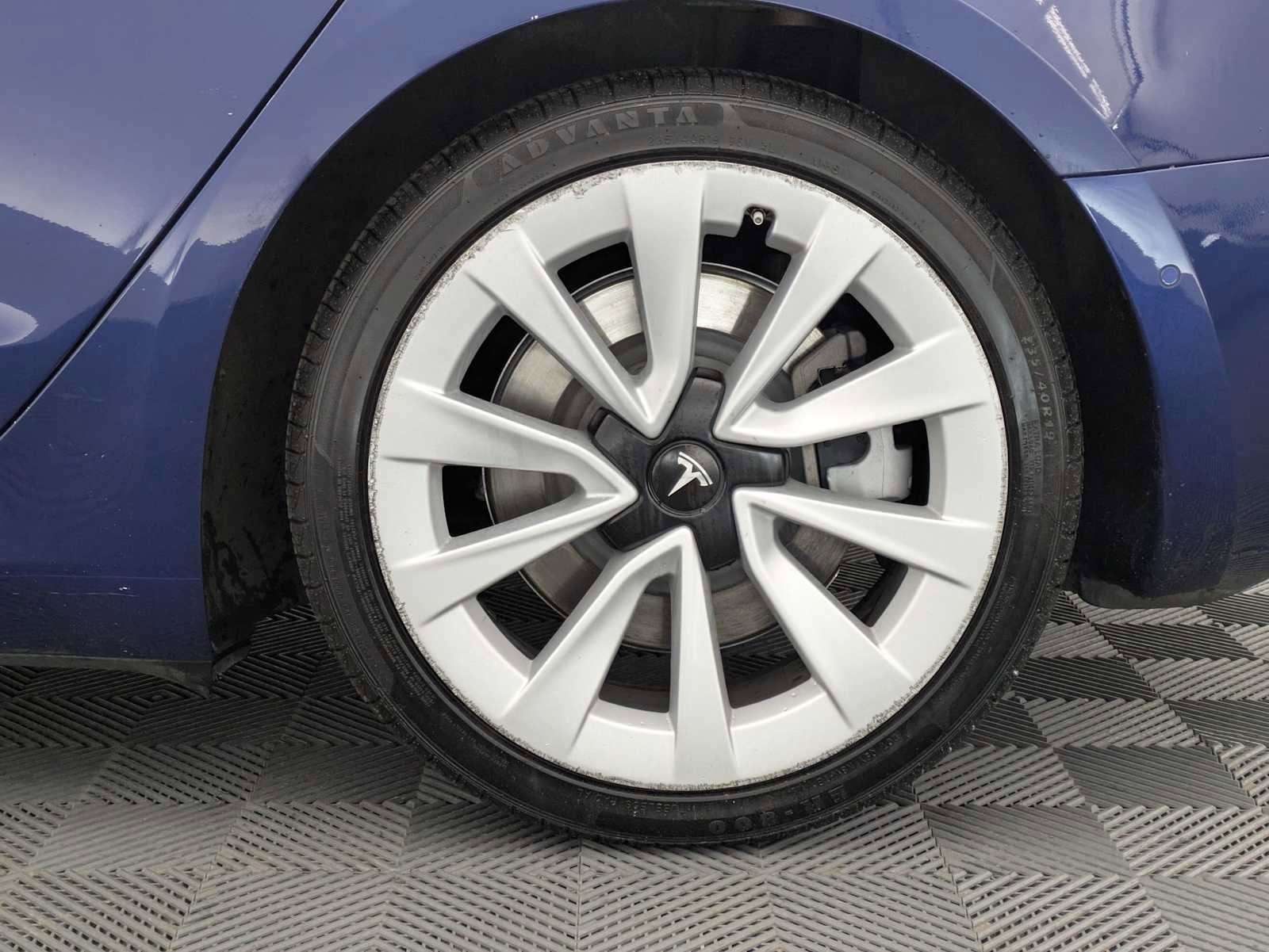 Used 2022 Tesla Model 3 Standard Range image 11