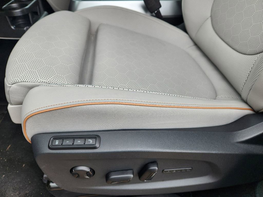 New 2025 Volkswagen ID. Buzz 1st Edition image 19