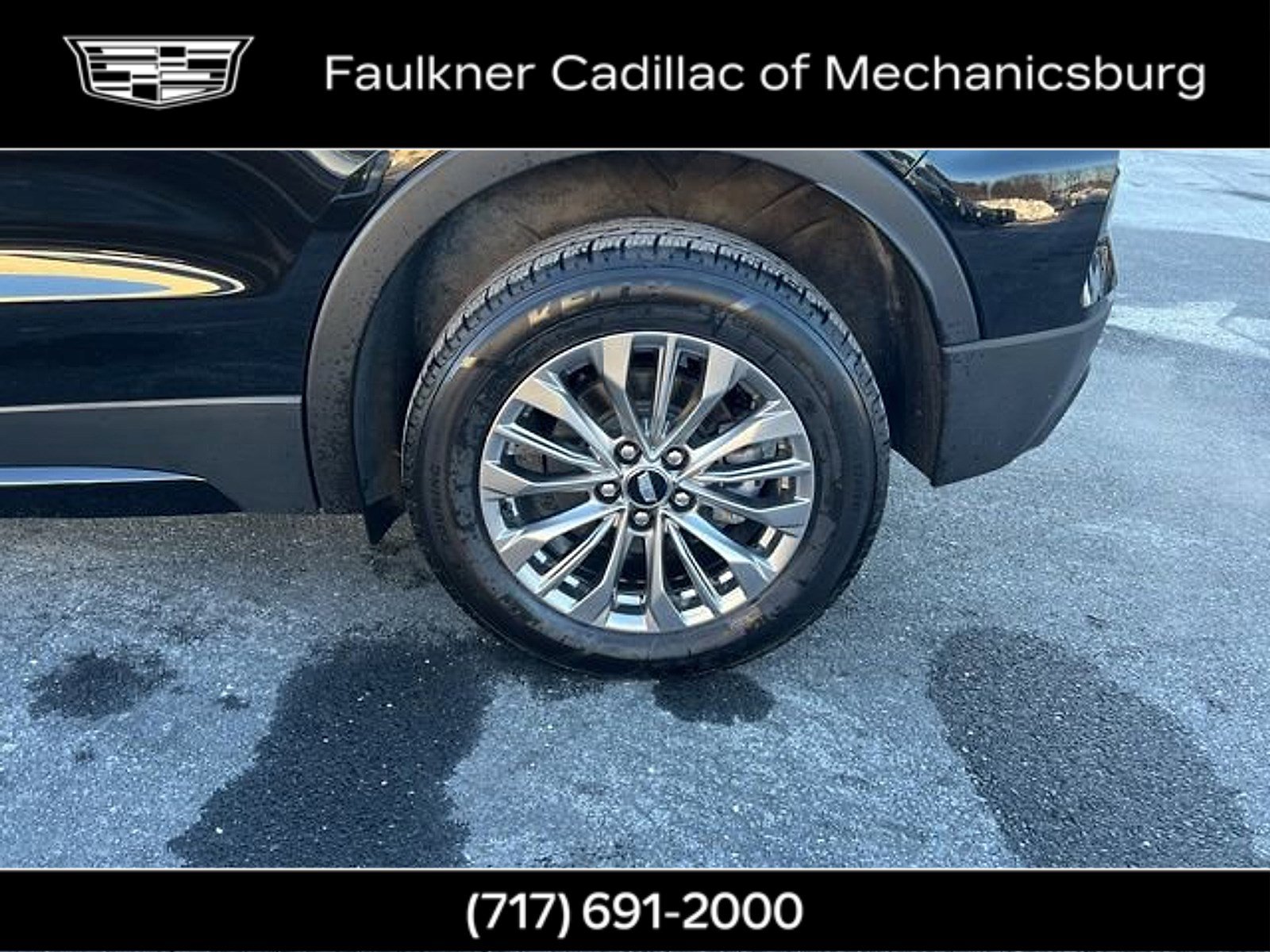 Used 2025 Cadillac XT4 Premium Luxury image 24