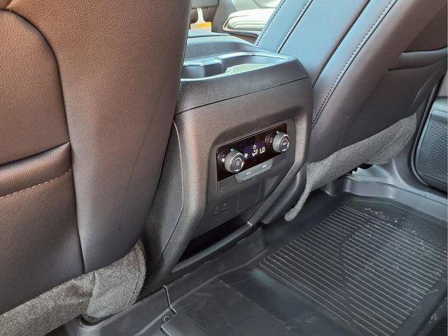 New 2027 Chevrolet Traverse Z71 w/ LPO, Floor Liner Package AWD/4WD image 11