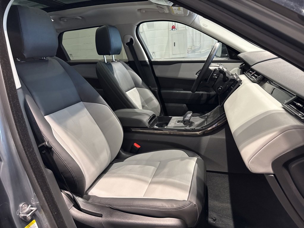 Used 2025 Land Rover Range Rover Velar Dynamic SE image 34