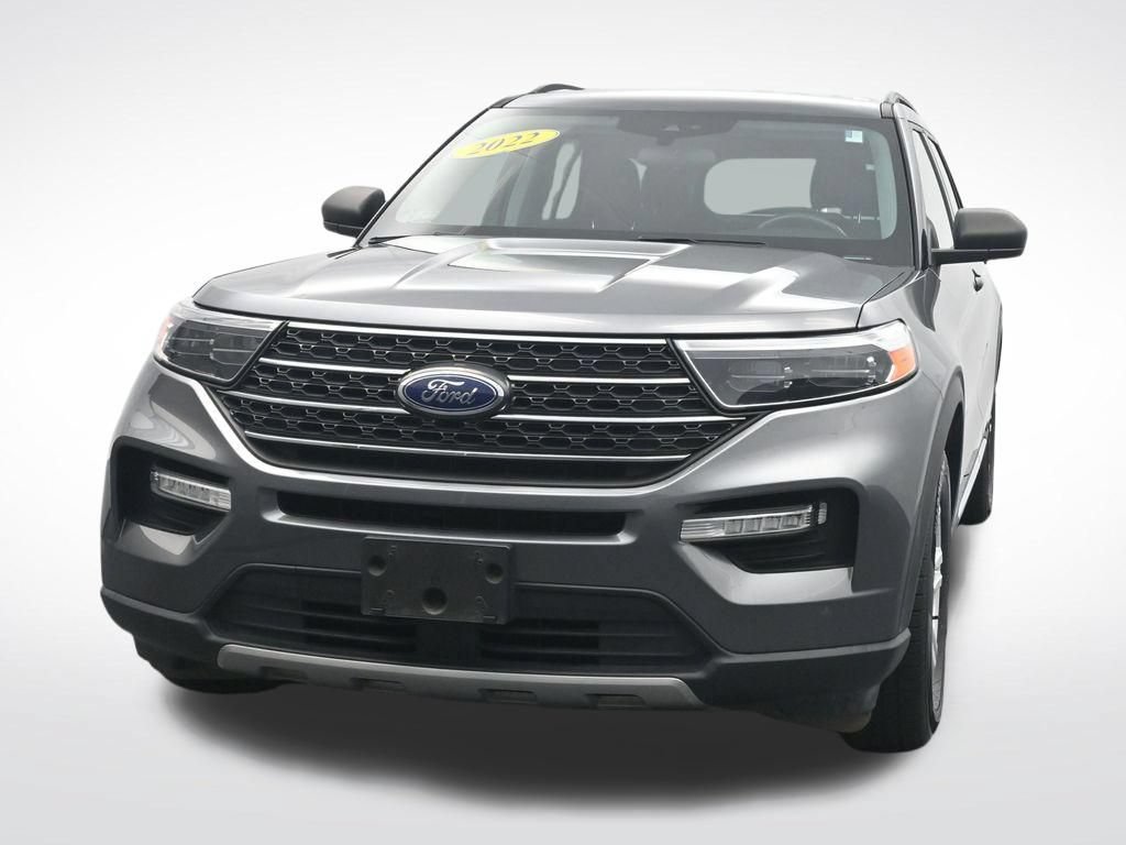 Used 2022 Ford Explorer XLT w/ Equipment Group 202A RWD image 2