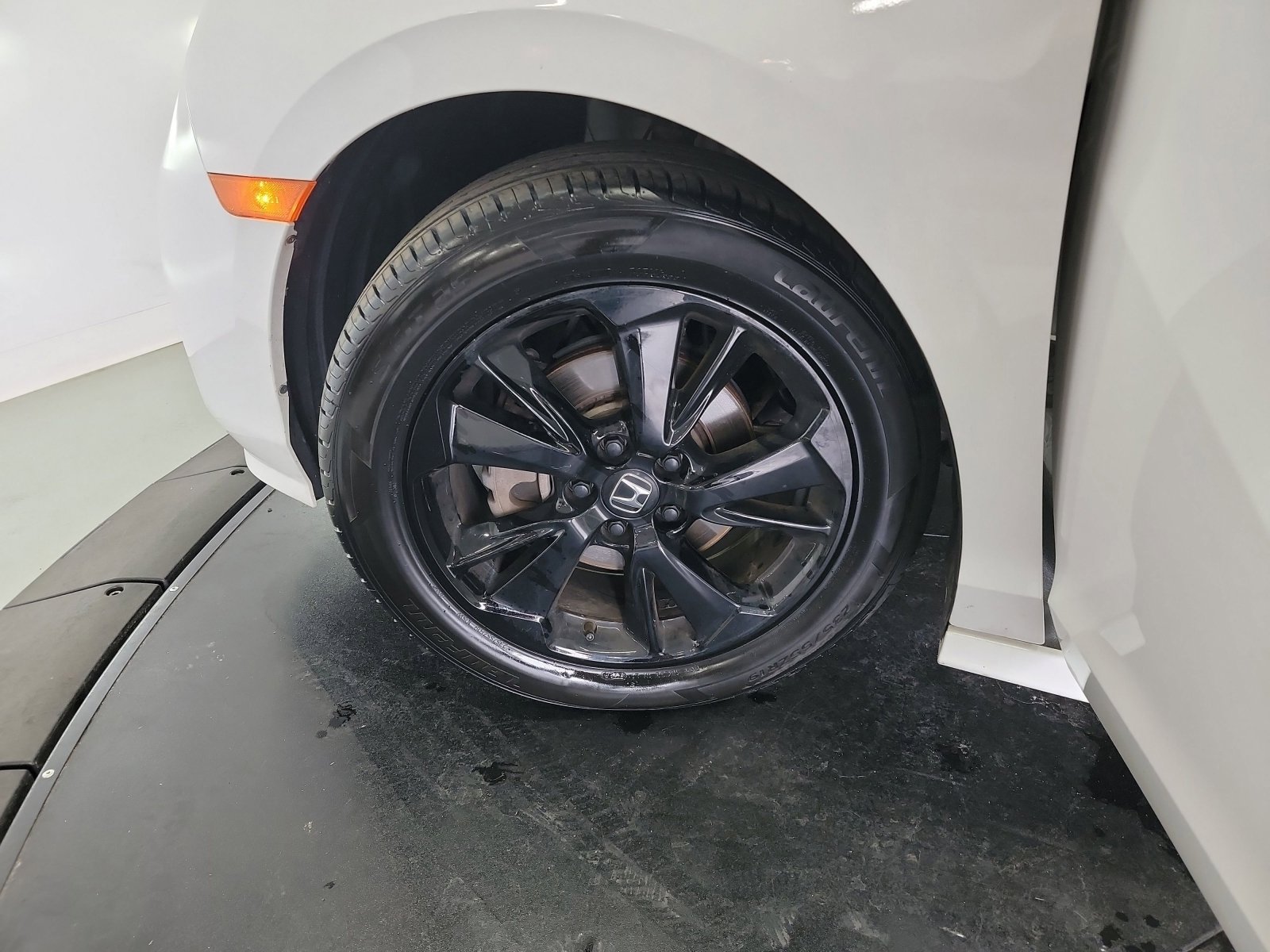 Certified 2023 Honda Odyssey Sport image 30