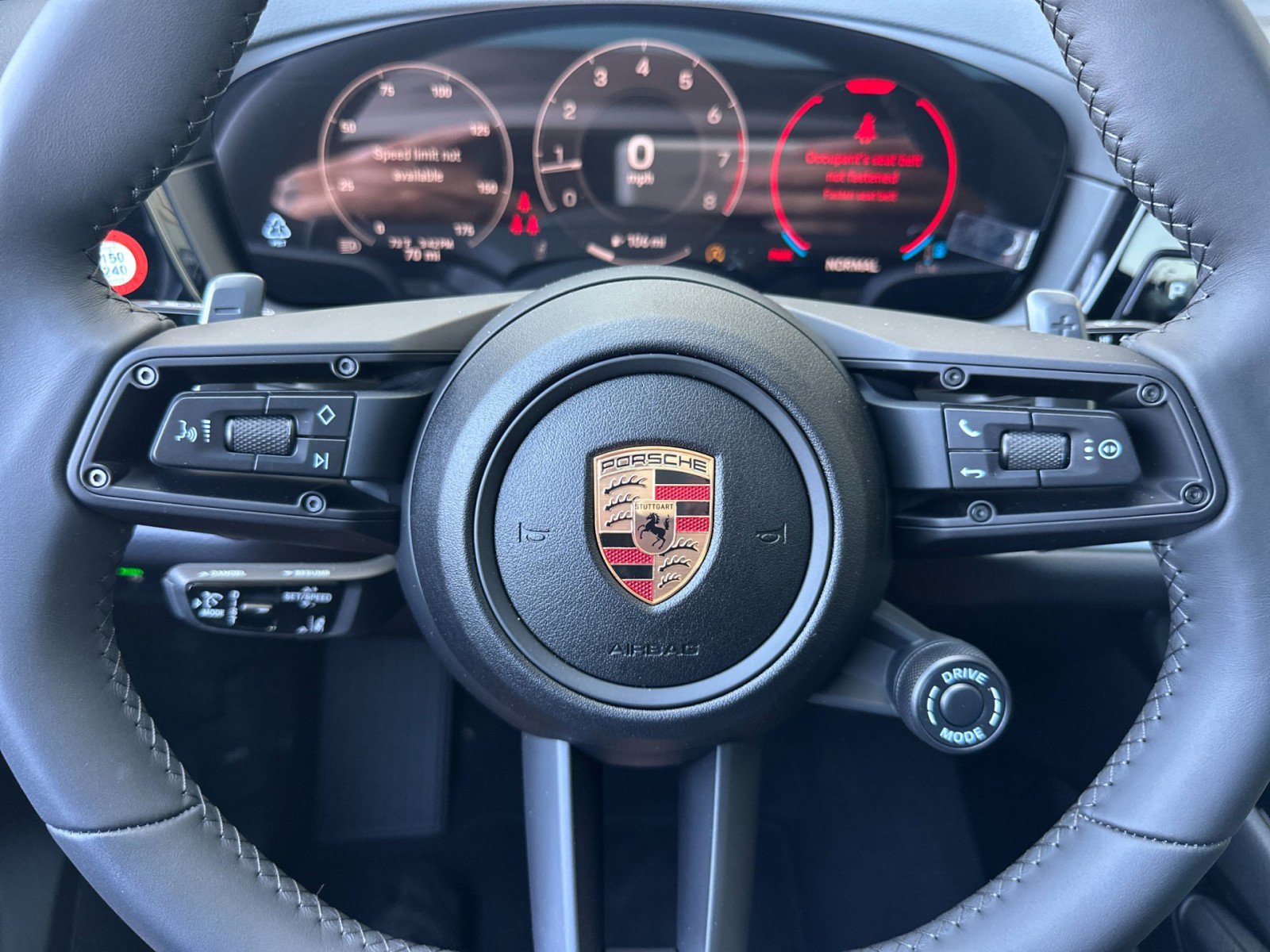 New 2025 Porsche Cayenne Coupe image 24