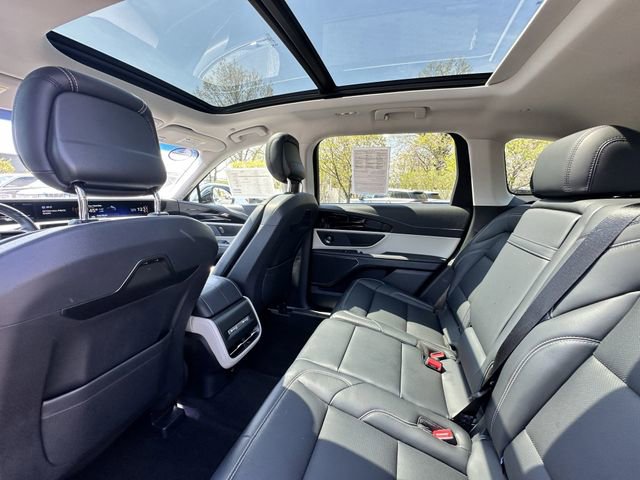 Used 2024 Lincoln Nautilus Premier w/ Equipment Group 102A image 18