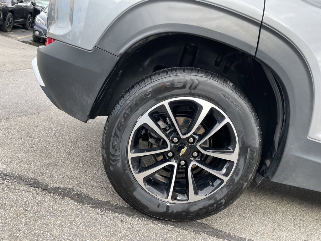 Used 2025 Chevrolet TrailBlazer LT AWD/4WD image 12
