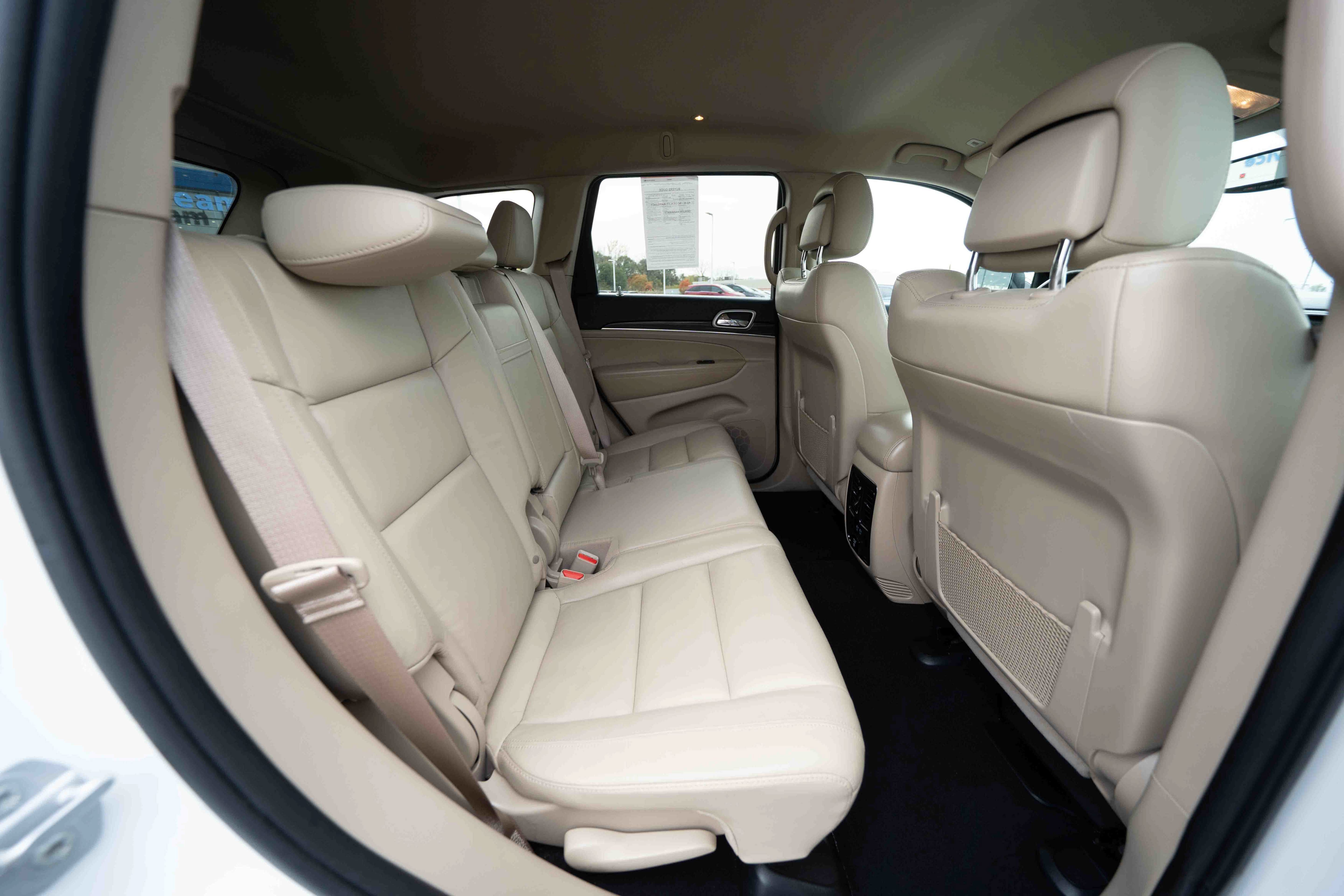 Used 2019 Jeep Grand Cherokee Limited AWD/4WD image 24
