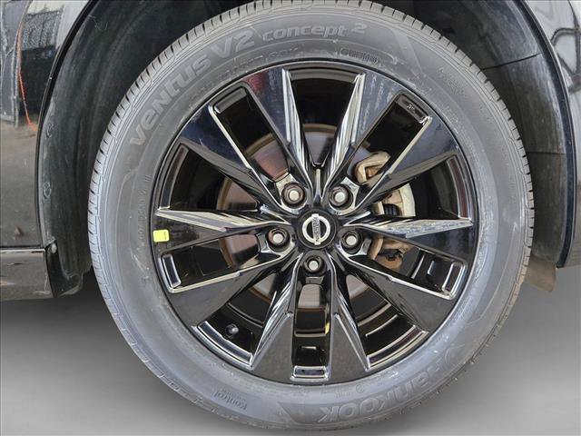 Used 2018 Nissan Sentra SR w/ Technology Package FWD image 18