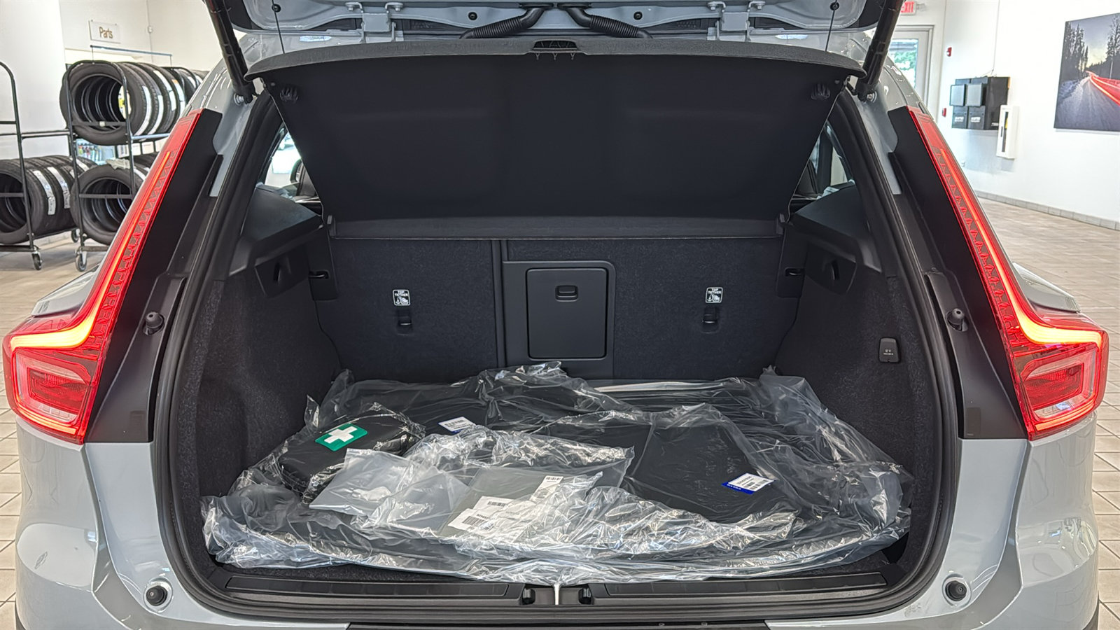 New 2026 Volvo XC40 B5 Plus w/ Protection Package Premier AWD/4WD image 29