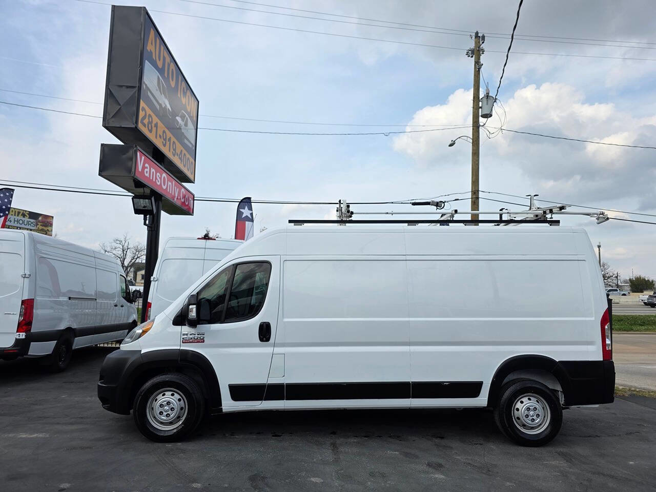 Used 2020 RAM ProMaster 2500 w/ Premium Appearance Group image 4
