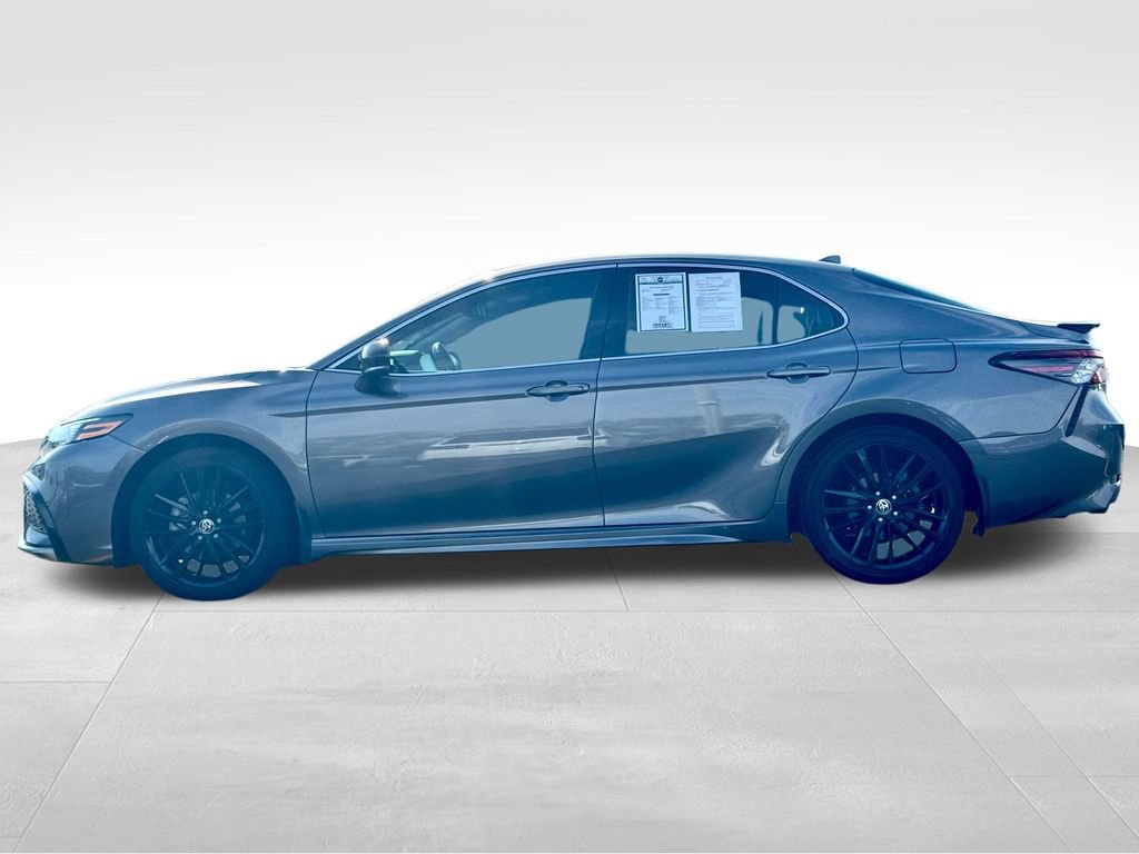 Used 2022 Toyota Camry XSE FWD image 4