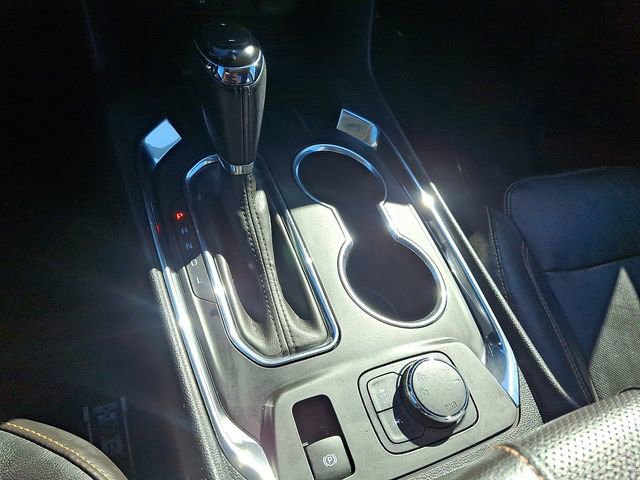 Used 2020 Chevrolet Traverse Premier w/ Redline Edition image 17