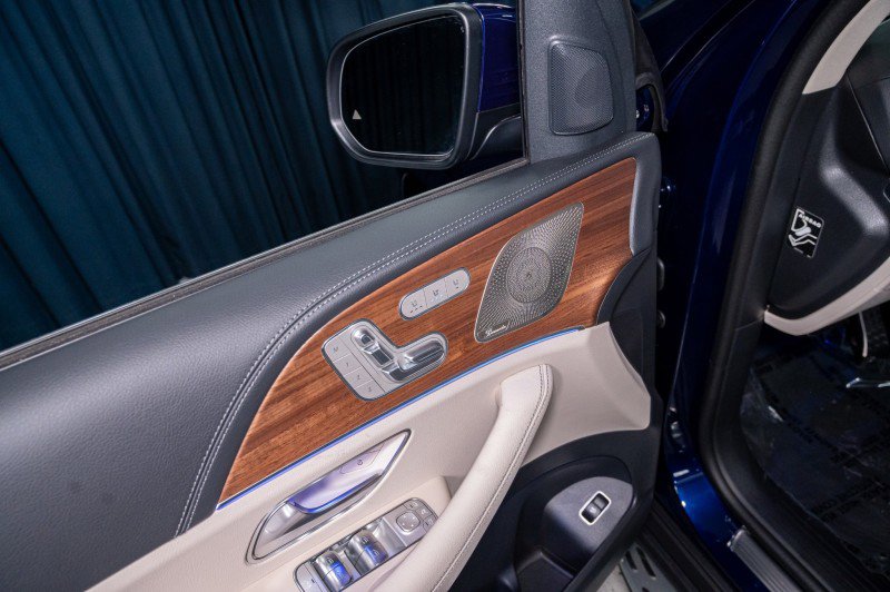 New 2026 Mercedes-Benz GLS 580 4MATIC image 12