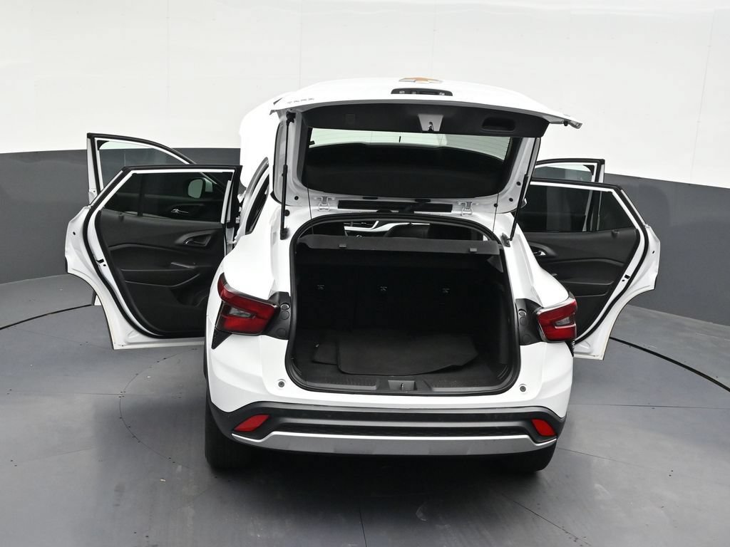 Used 2024 Chevrolet Trax LT FWD image 38