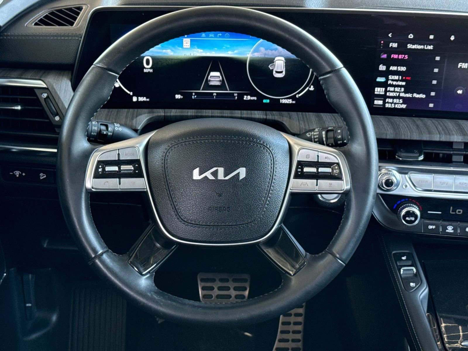 Certified 2024 Kia Telluride SX w/ Towing Package FWD image 13