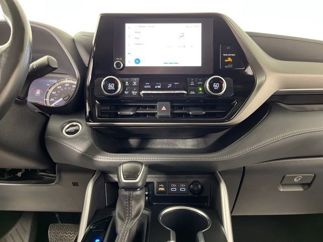 Used 2024 Toyota Highlander LE image 25