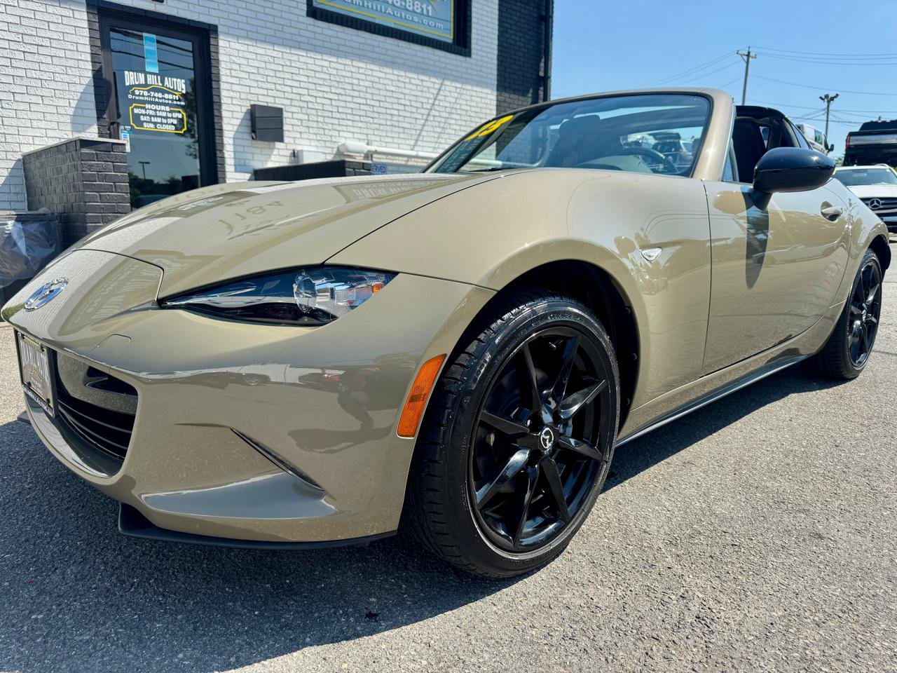 Used 2023 MAZDA MX-5 Miata Club RWD image 2