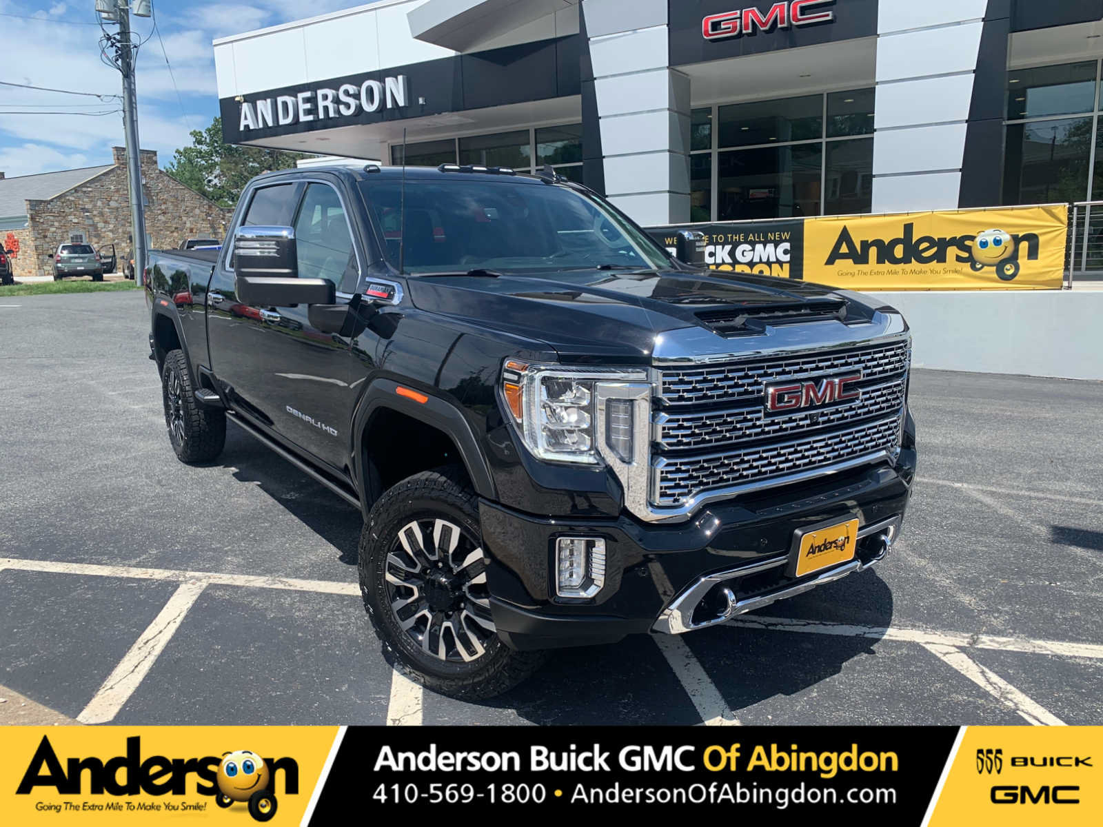 Used 2021 GMC Sierra 3500 Denali w/ Denali Black Diamond Edition AWD/4WD image 1