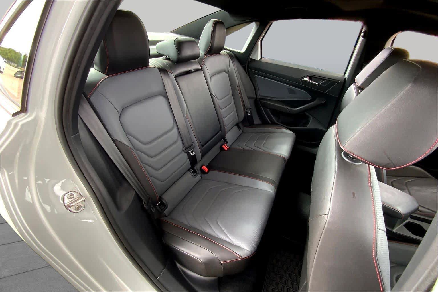 Used 2025 Volkswagen Jetta GLI Autobahn FWD image 19