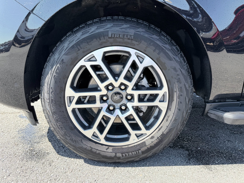 Used 2025 Ford Expedition Active AWD/4WD image 36