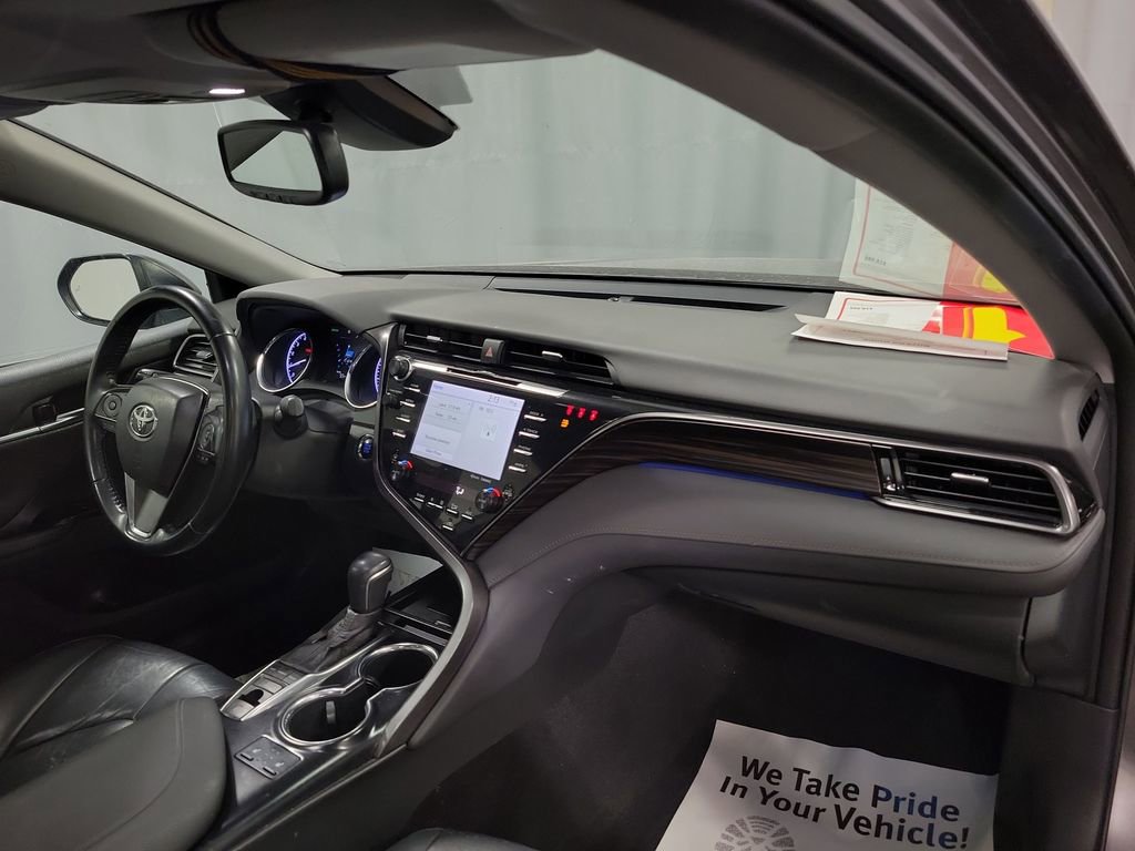 Used 2020 Toyota Camry XLE image 28