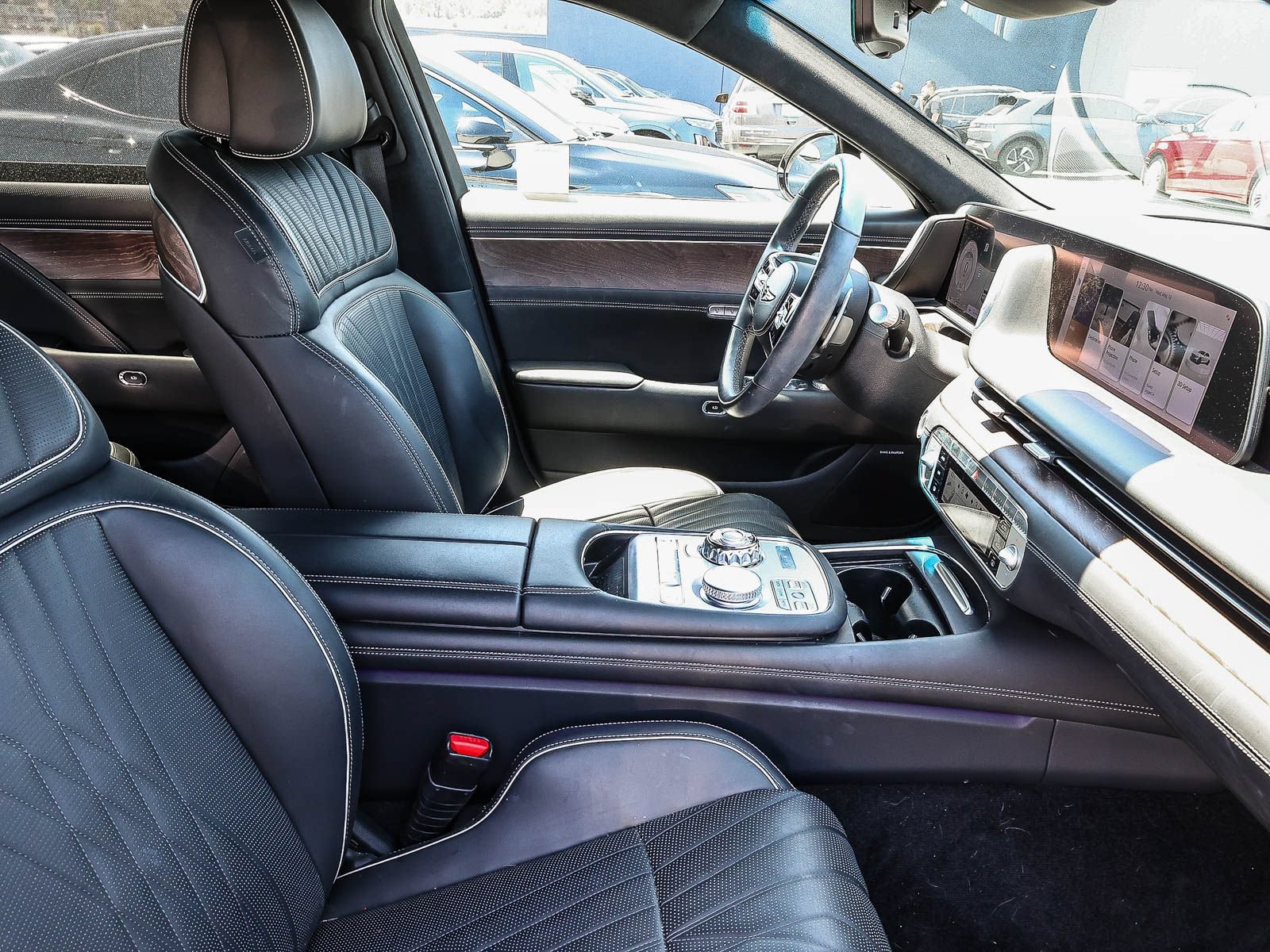 Used 2023 Genesis G90 3.5T AWD/4WD image 19