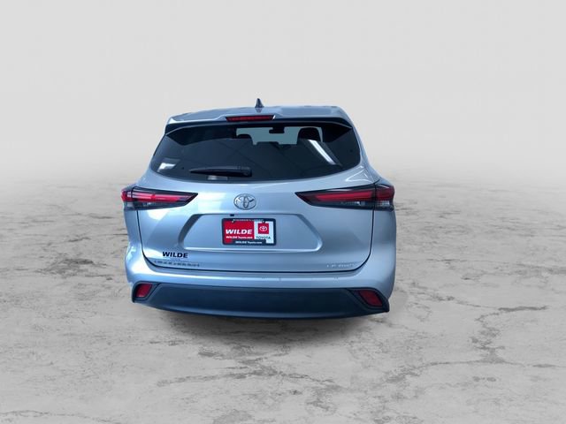 Used 2024 Toyota Highlander LE image 9
