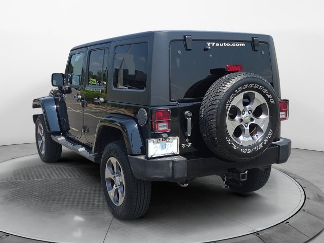 Used 2016 Jeep Wrangler Unlimited Sahara w/ Dual Top Group AWD/4WD image 3