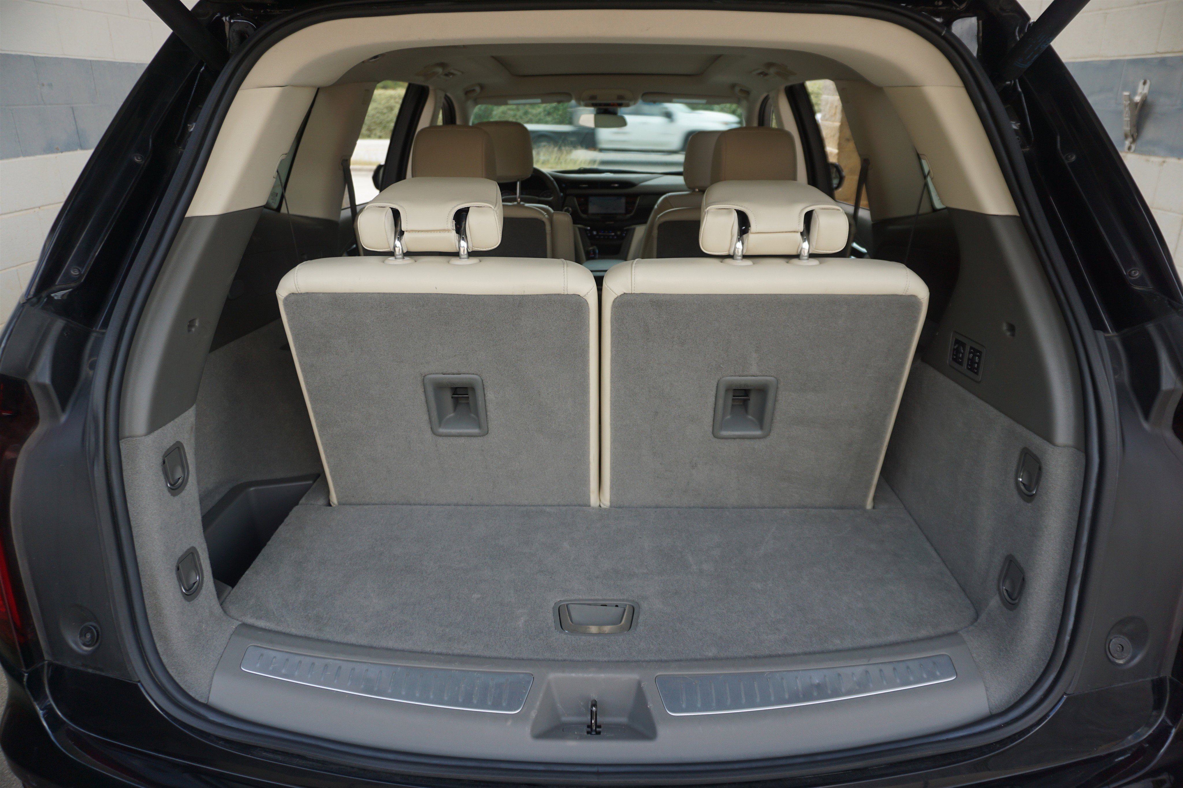 Used 2025 Cadillac XT6 Premium Luxury image 20