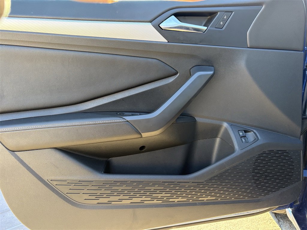 Used 2024 Volkswagen Jetta Sport image 10