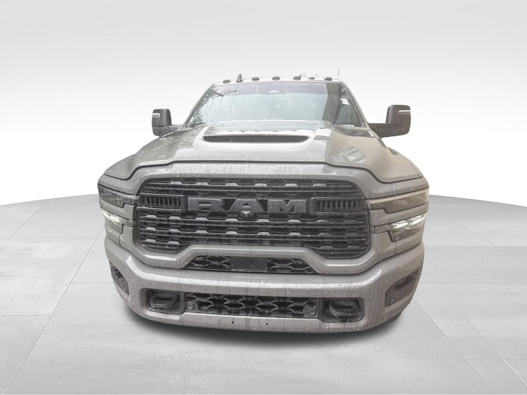 Used 2025 RAM 2500 Limited AWD/4WD image 3