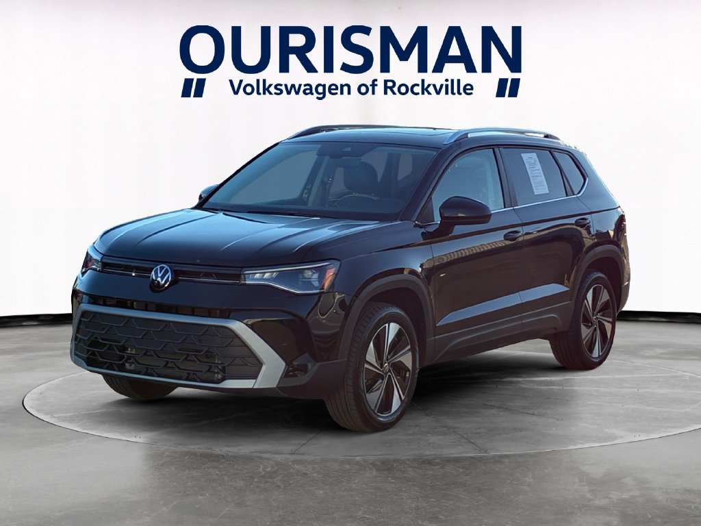 Used 2025 Volkswagen Taos SE w/ Panoramic Sunroof Package AWD/4WD image 2
