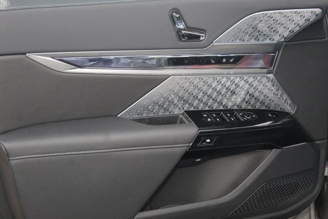 Used 2025 BMW i7 eDrive50 image 20