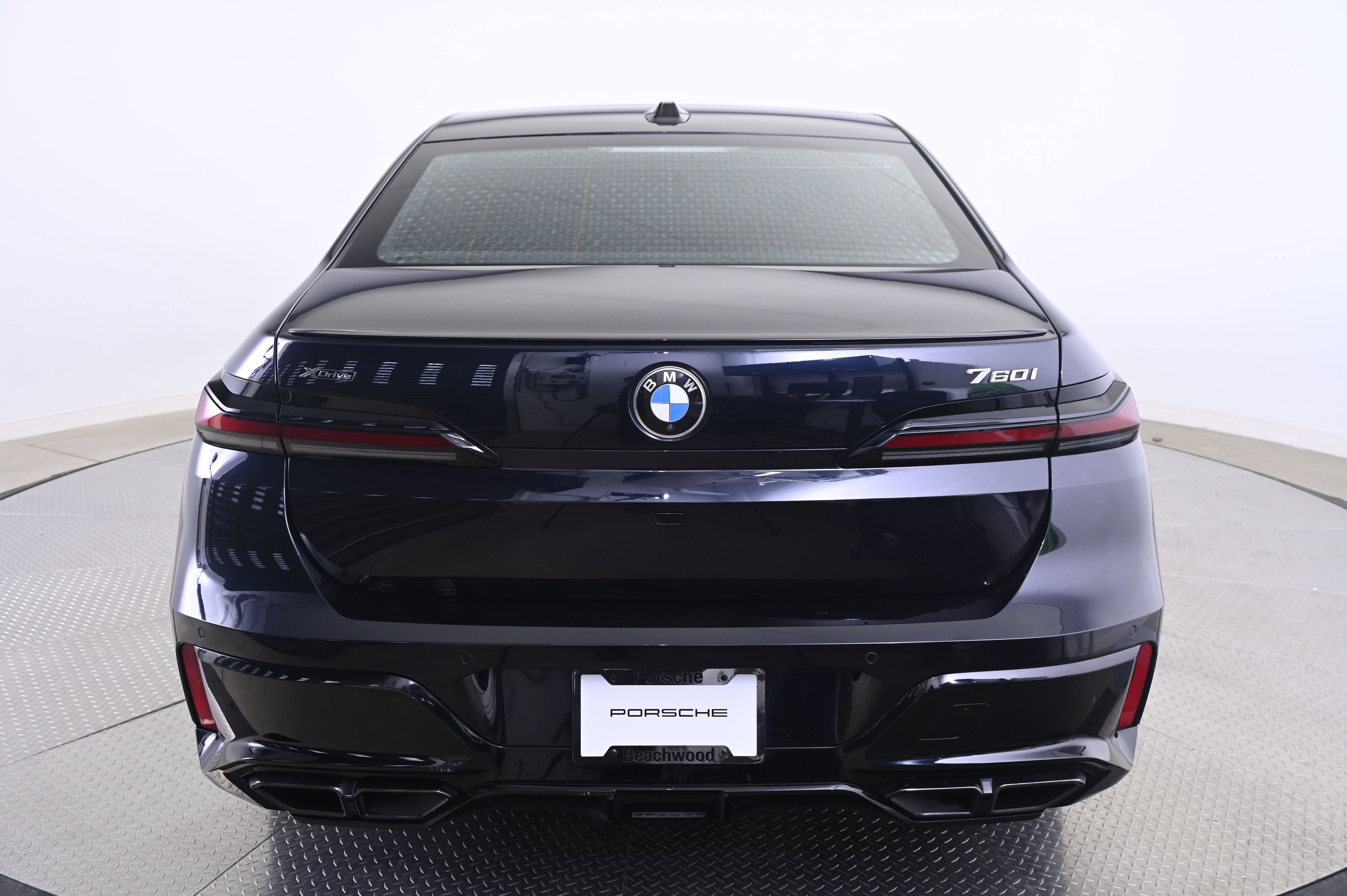 Used 2023 BMW 760i xDrive AWD/4WD image 6