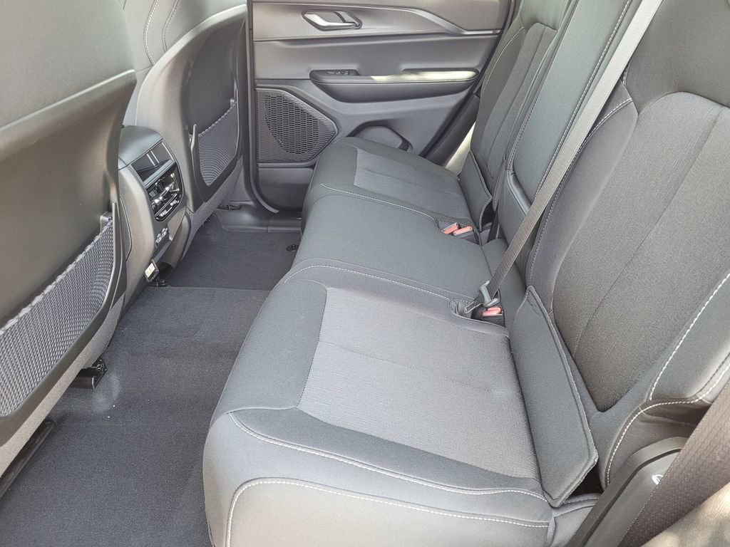 New 2025 Jeep Grand Cherokee Laredo X w/ Luxury Tech Group I image 4