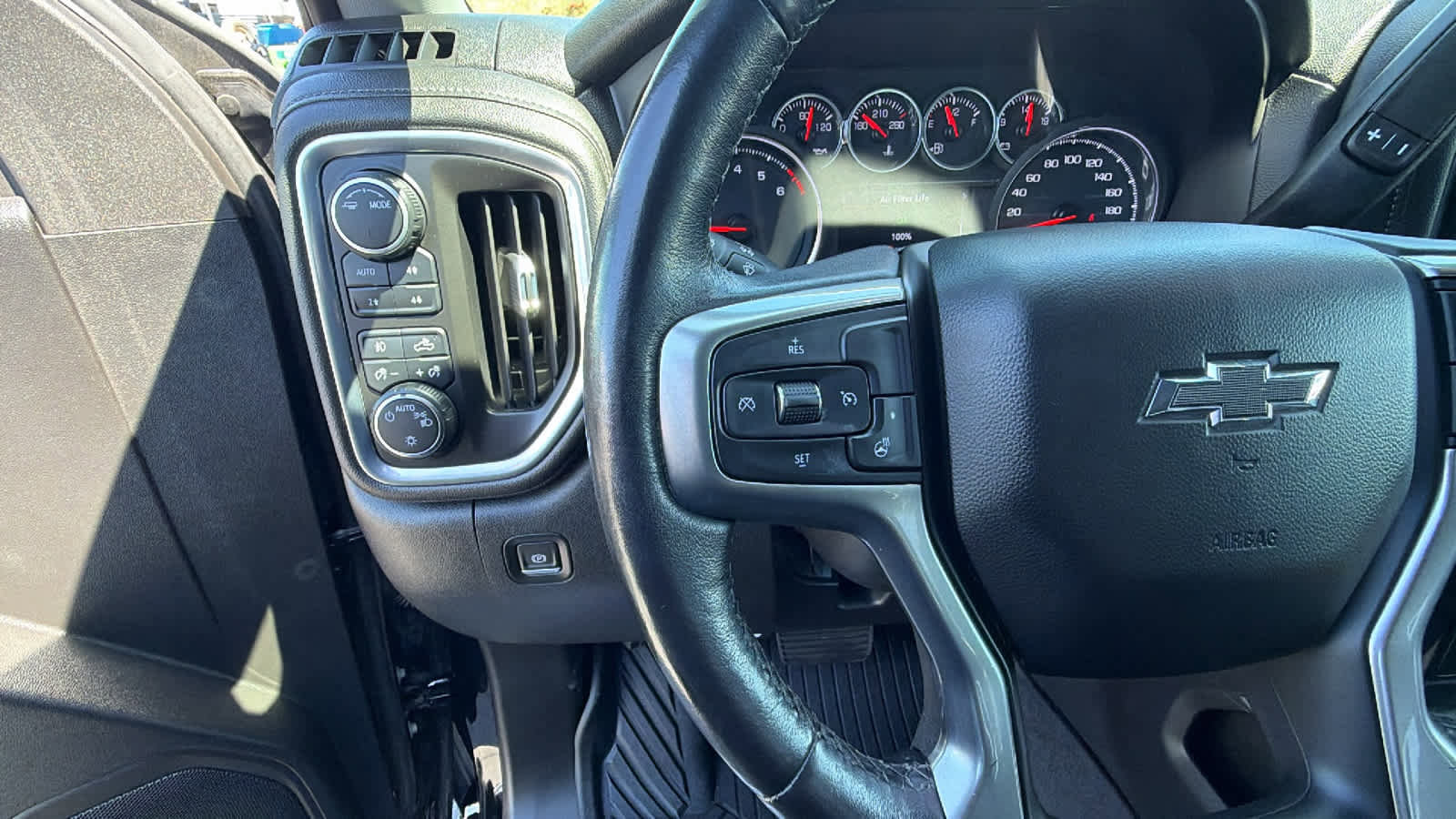 Used 2021 Chevrolet Silverado 1500 LT Trail Boss AWD/4WD image 19