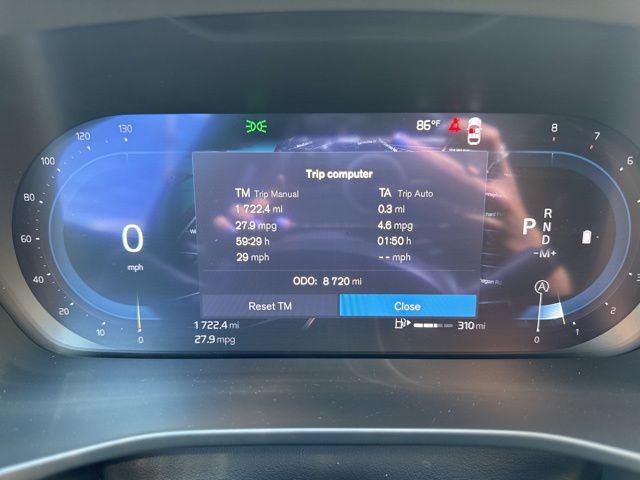 Certified 2025 Volvo XC40 B5 Plus AWD/4WD image 23