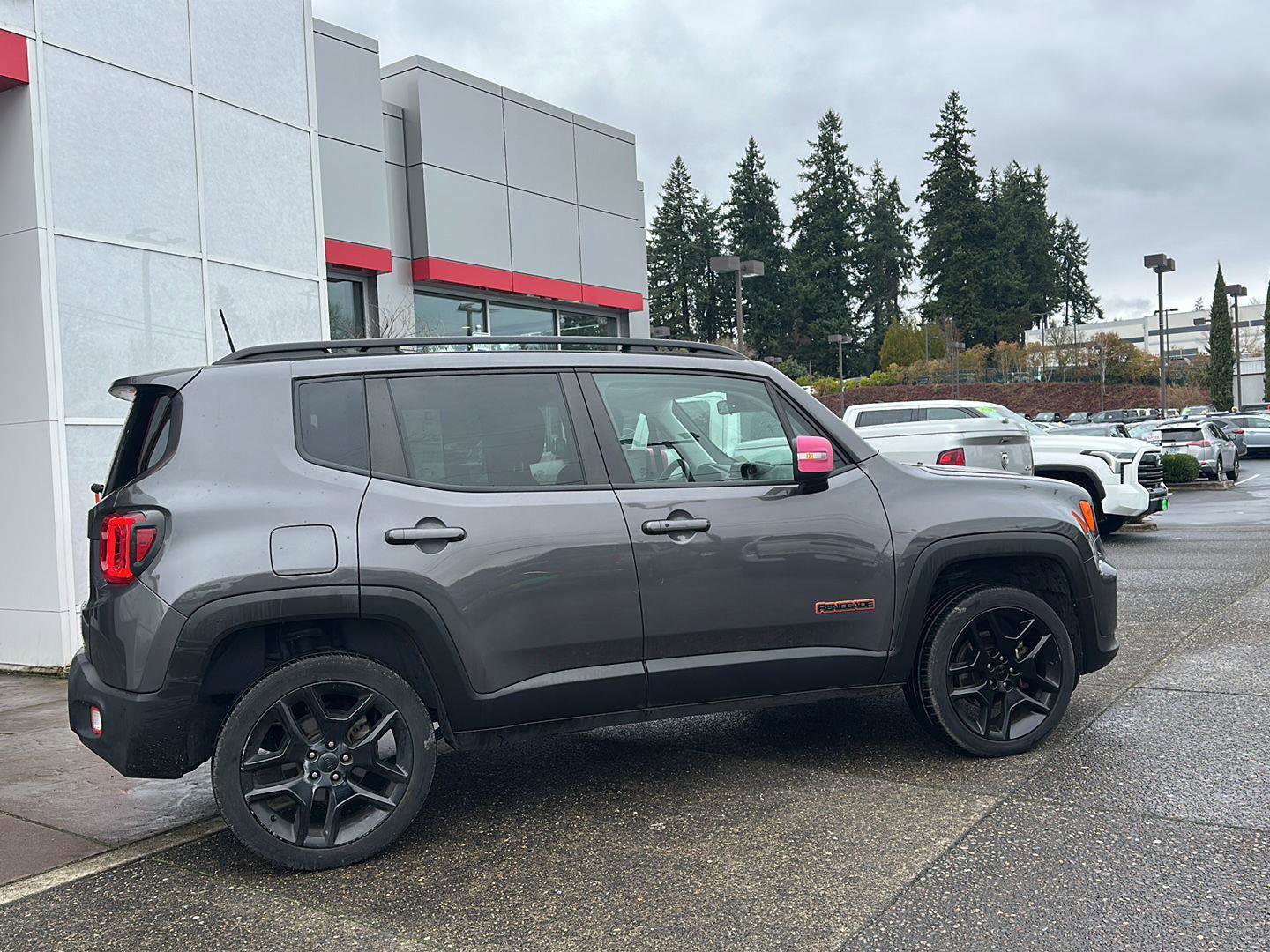 Used 2020 Jeep Renegade Latitude w/ UConnect 8.4 Nav Group image 9