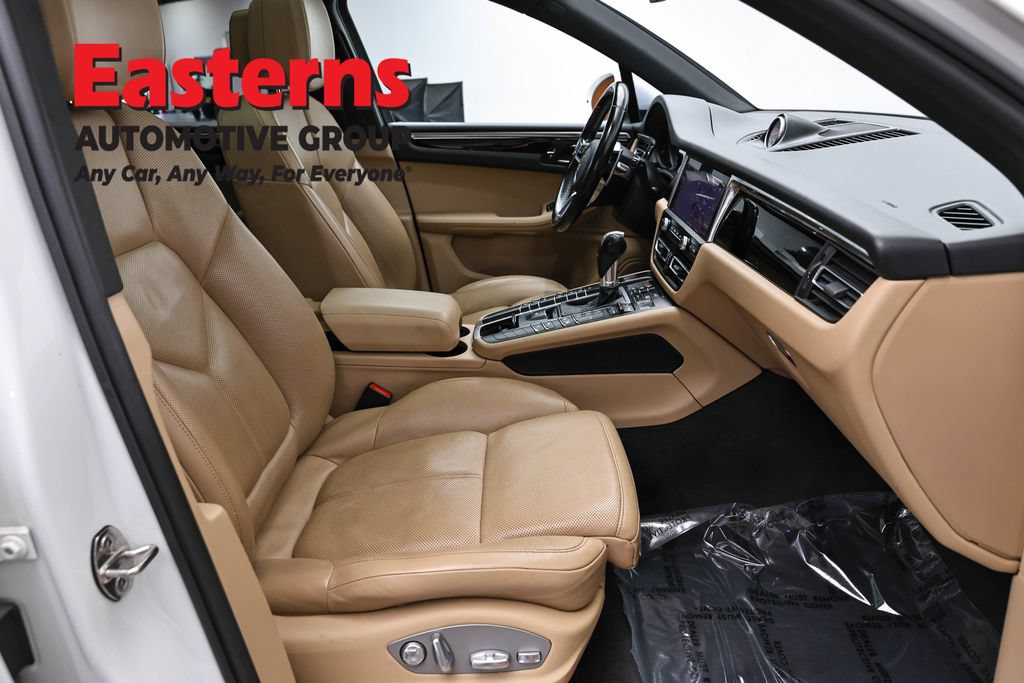 Used 2021 Porsche Macan AWD/4WD image 30