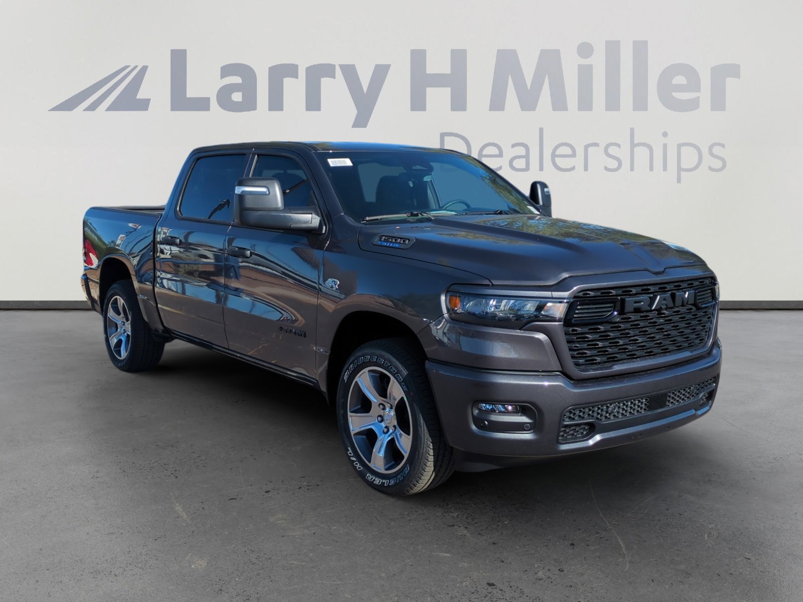 New 2026 RAM 1500 Express image 7