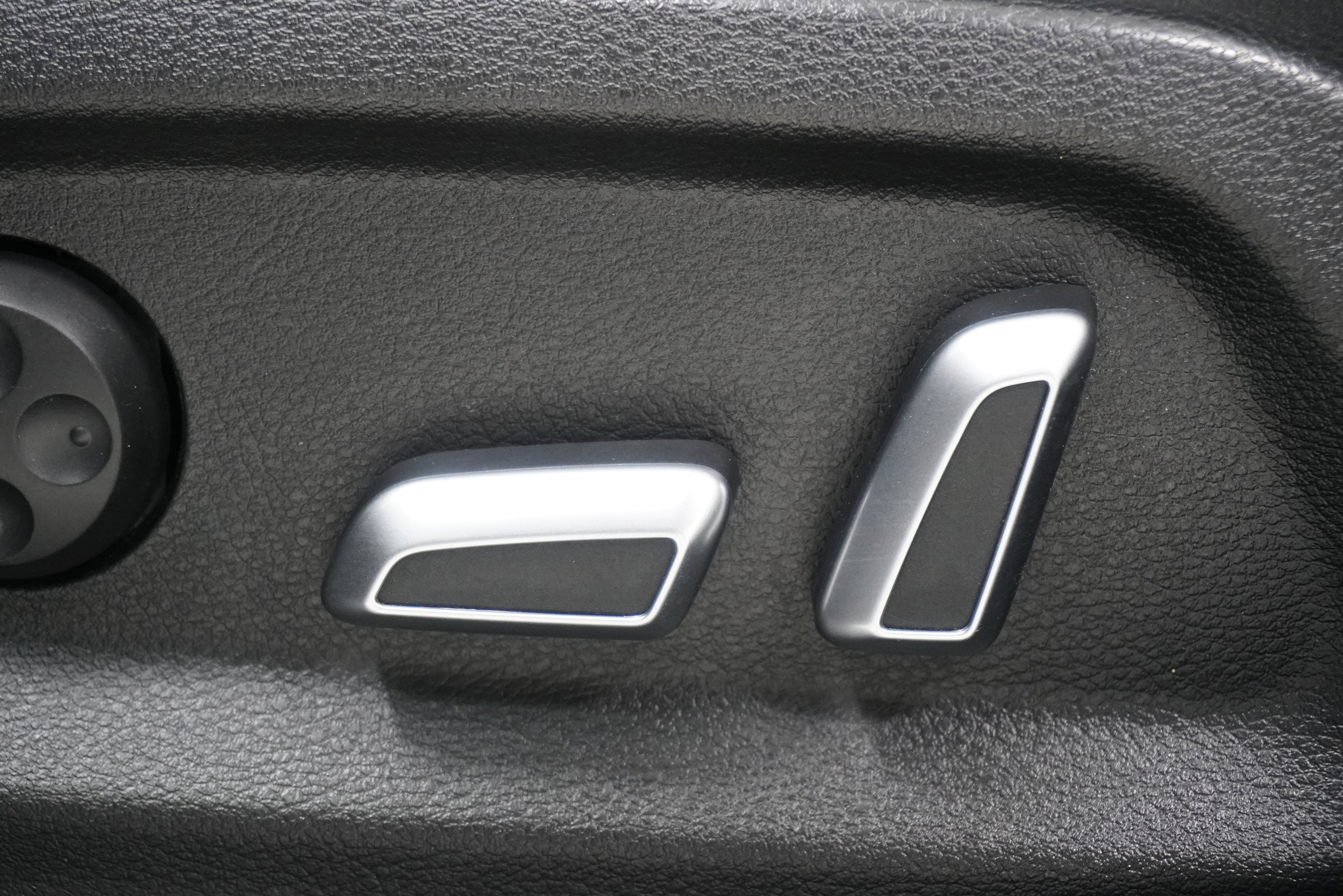 Used 2018 Audi Q3 2.0T Premium Plus w/ Premium Plus Package image 15