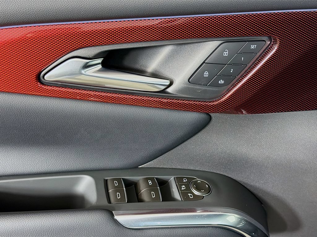 New 2026 Chevrolet Traverse RS w/ LPO, Floor Liner Package AWD/4WD image 16