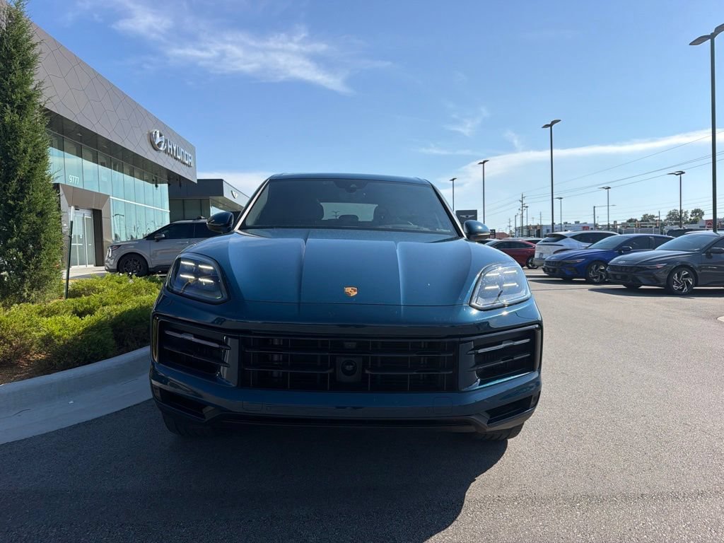Used 2024 Porsche Cayenne AWD/4WD image 2