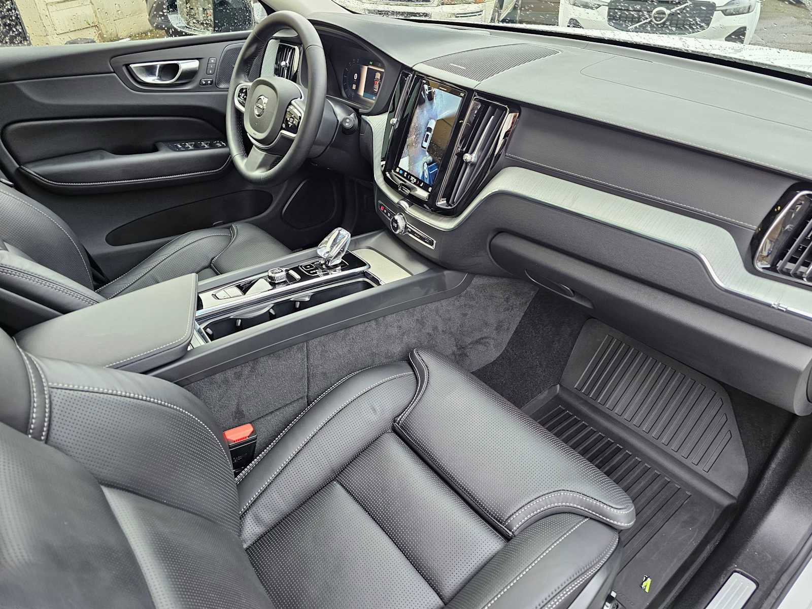 Used 2025 Volvo XC60 T8 Ultra w/ Protection Package Premier image 11