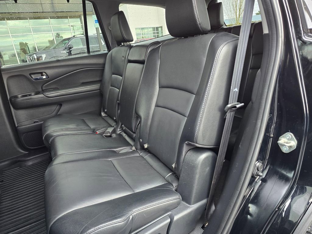 Used 2019 Honda Pilot Touring image 17