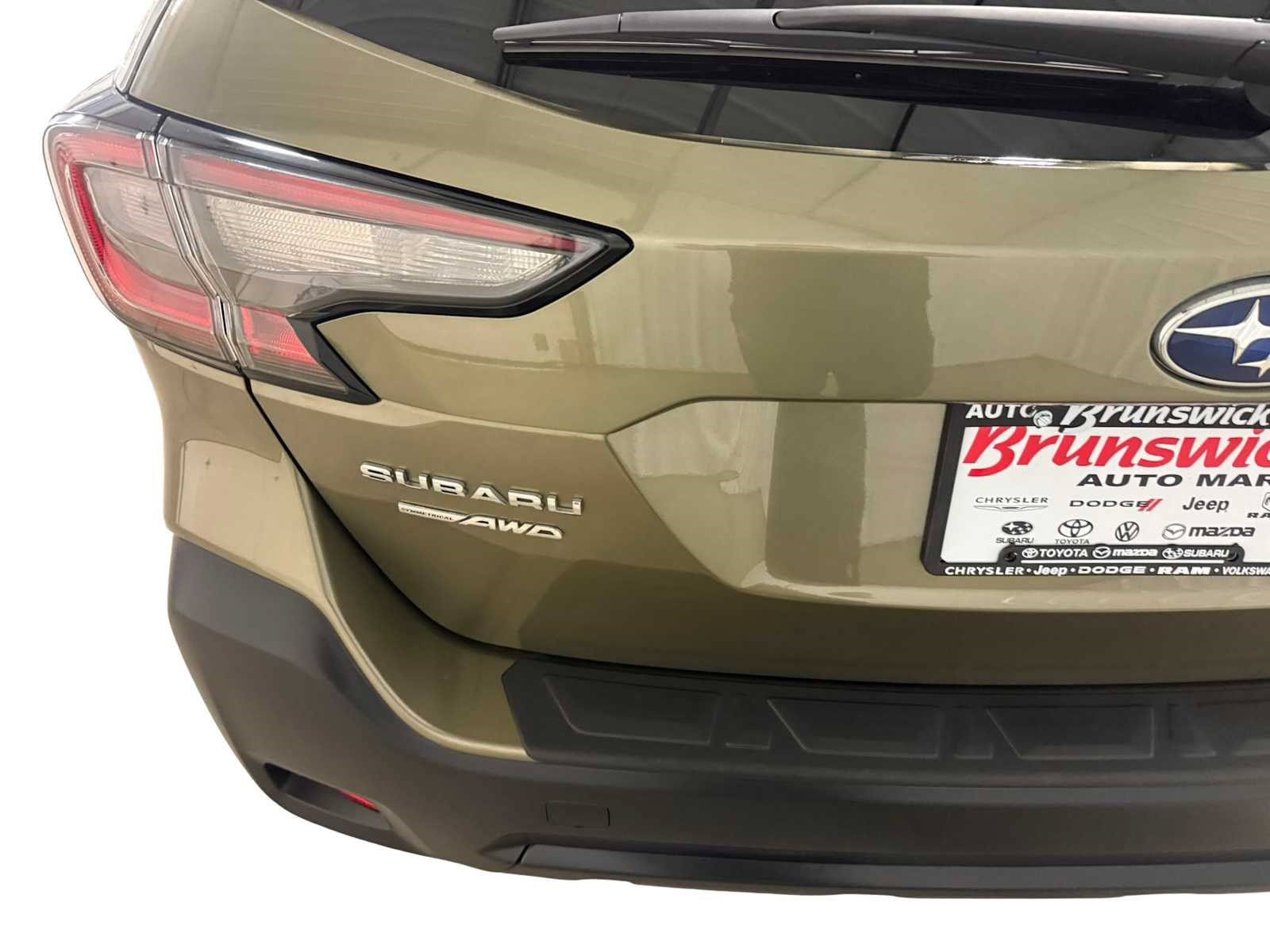 Certified 2024 Subaru Outback Premium w/ Popular Package #1A AWD/4WD image 17